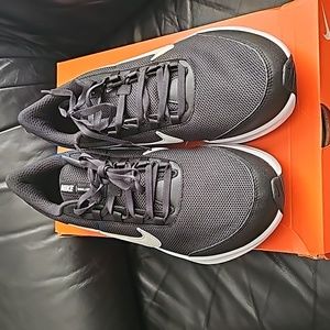 NIKE RUNALLDAY 2 RUNNING SHOE